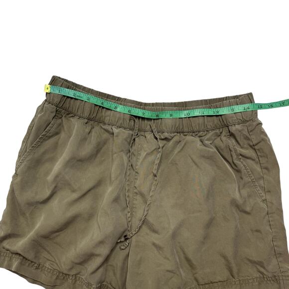 BANANA REPUBLIC Tencel Soft Wash Pull On Shorts in Green Size 10 Womens Pockets - Picture 5 of 8